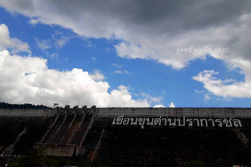 เที่ยวเขื่อนขุนด่านฯ 4 ทานข้าวที่แก่งเทียมฯ