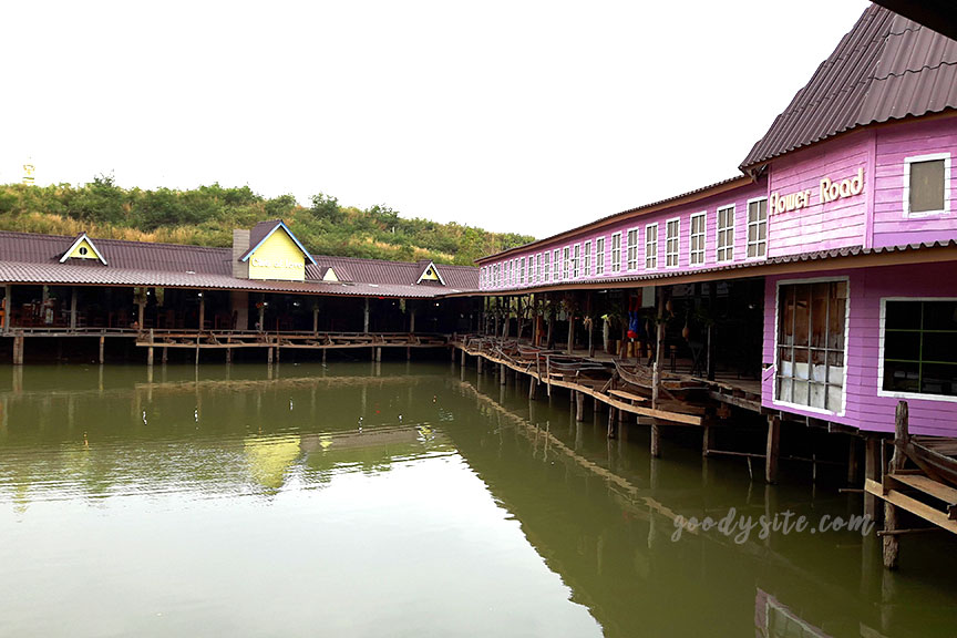 เขาใหญ่ 3 ตลาดน้ำเขาใหญ่