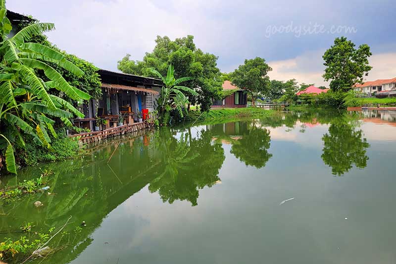 ก๋วยเตี๋ยวเรือแซ่บ คลองสี่