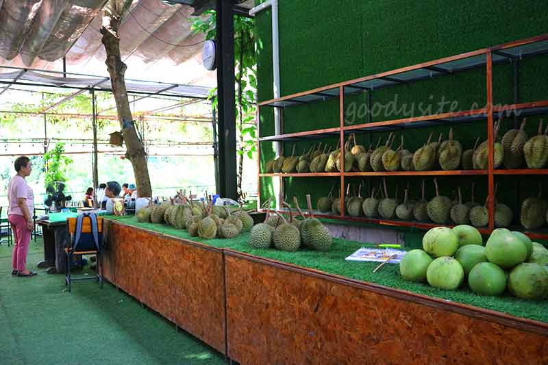 เขาช่องลม 3 ครัวริมธาร