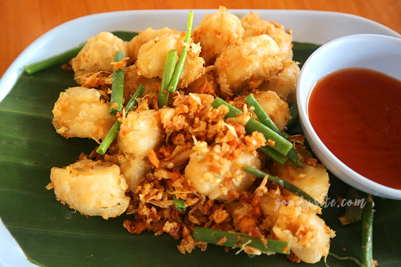 แวะจุดชมวิวเนินนางพญา และทานมื้อกลางวันที่ร้านภูเลจันท์ ซีฟู๊ด