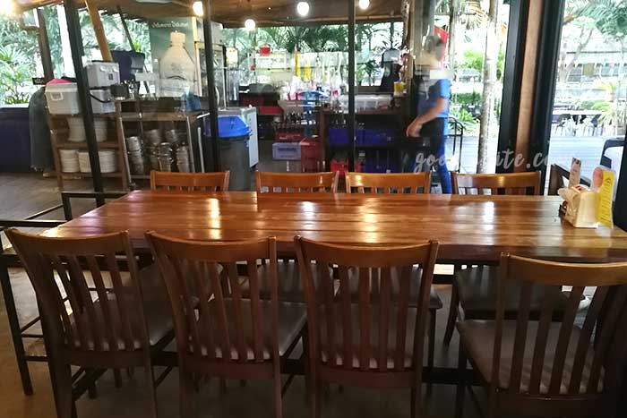 ร้านอาหารชมนา บาร์แอนด์เทอเรส รามคำแหง 211