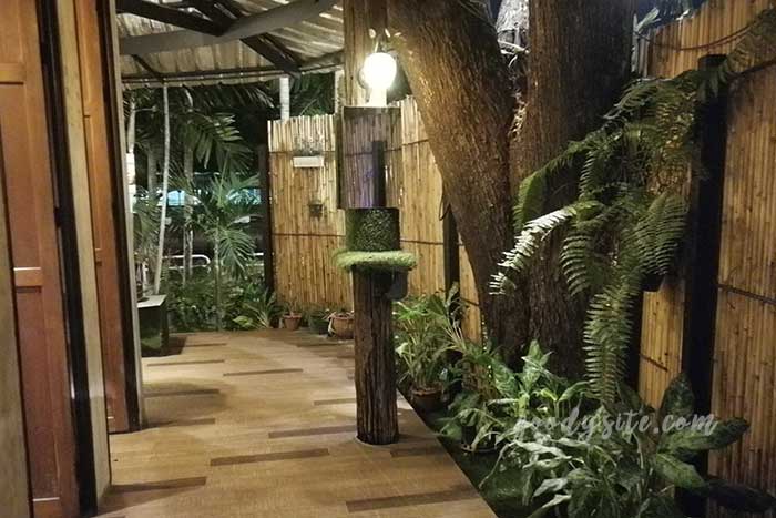 ร้านอาหารชมนา บาร์แอนด์เทอเรส รามคำแหง 211
