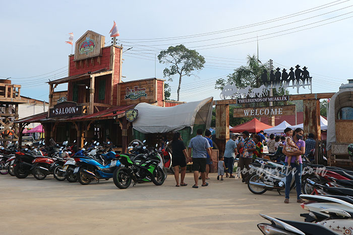 มวกเหล็ก 4 ตลาดนัดคาวบอย