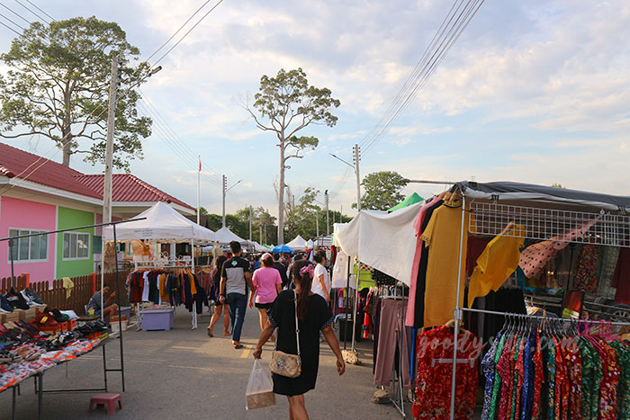 มวกเหล็ก 4 ตลาดนัดคาวบอย
