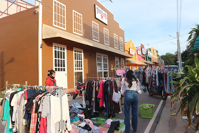 มวกเหล็ก 4 ตลาดนัดคาวบอย