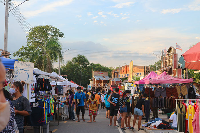 มวกเหล็ก 4 ตลาดนัดคาวบอย