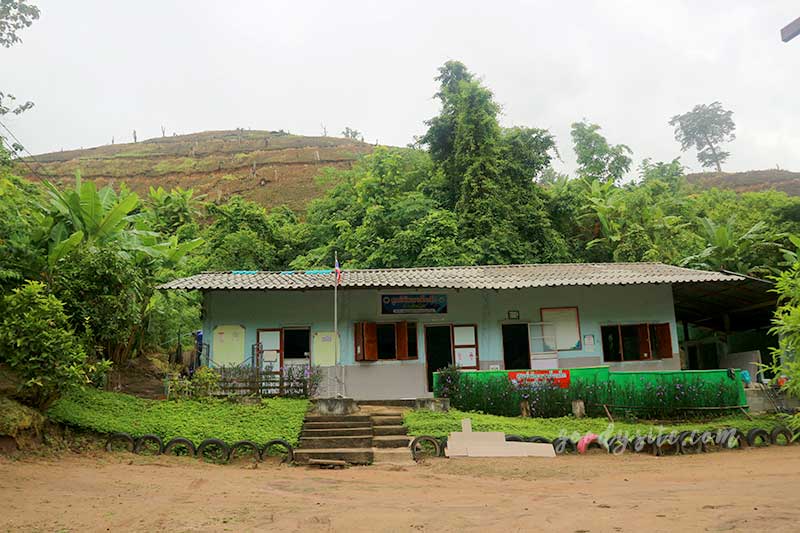 ตาก 1 โรงเรียนบ้านแม่ออกผารู ห้องเรียนสาขาทินึเด