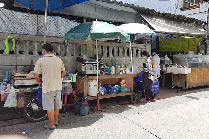 ต้อยก๋วยเตี๋ยวเรือ วัดมะกอก