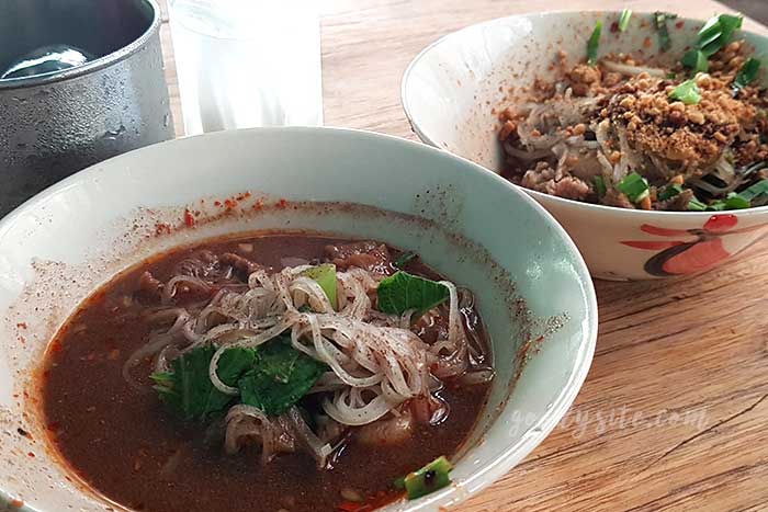 ต้อยก๋วยเตี๋ยวเรือ วัดมะกอก