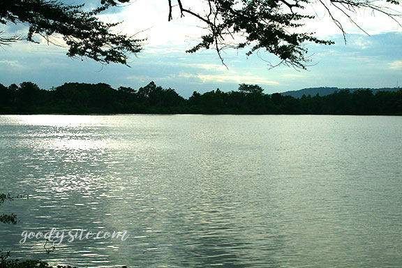 บุรีรัมย์ 15 ทะเลาสาบสีเงิน ข้างปราสาทเมืองต่ำ