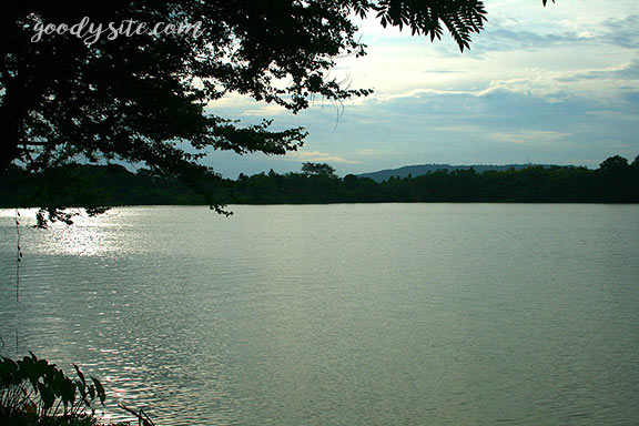 บุรีรัมย์ 15 ทะเลาสาบสีเงิน ข้างปราสาทเมืองต่ำ