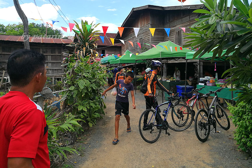บุรีรัมย์ - วัดคาทอลิก - หมู่บ้านท่องเที่ยวไหม สนวนนอก