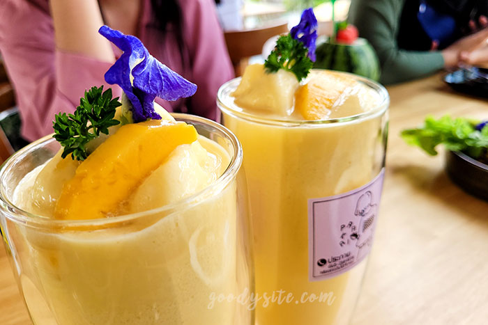 ร้าน ประกาย คาเฟ่ Prakai Cafe & Cuisine