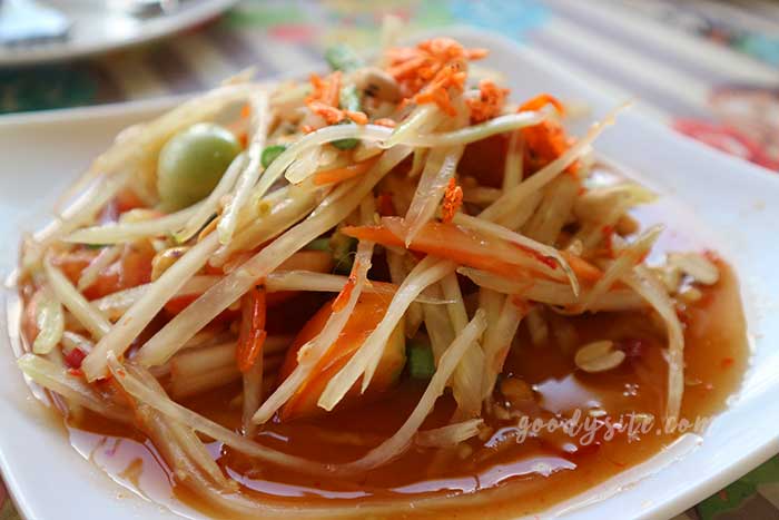 ร้านส้มตำผู้ชายขายหอย และร้าน สามชุก คอทเทจ สุพรรณบุรี