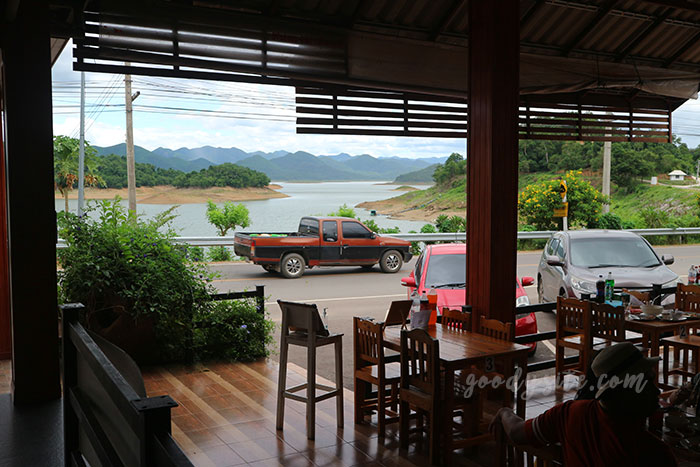เพชรบุรี 3 ร้านอาหารกษิรัตน์ แก่งกระจาน