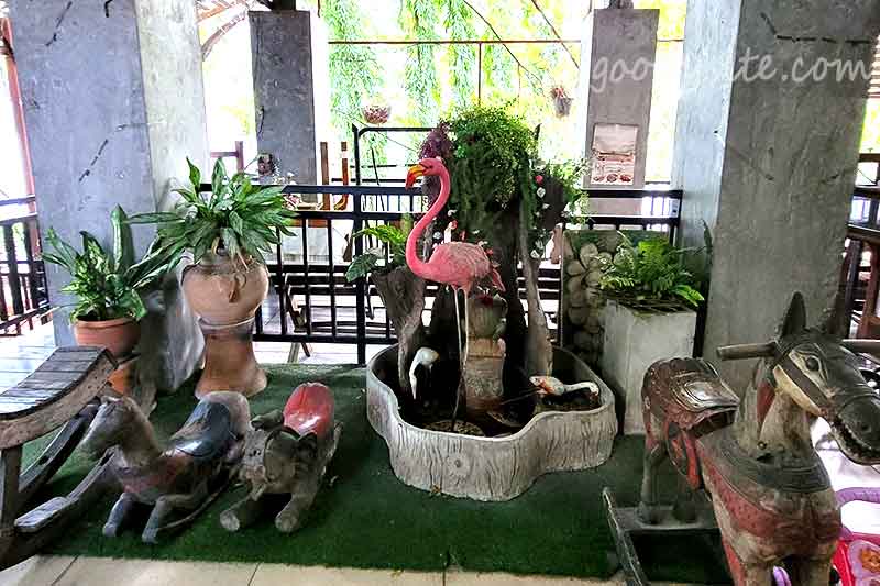 รังสิต 1 ร้านต้นไทร
