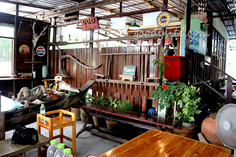 ร้าน หอมฉุย by โกอาร์ท