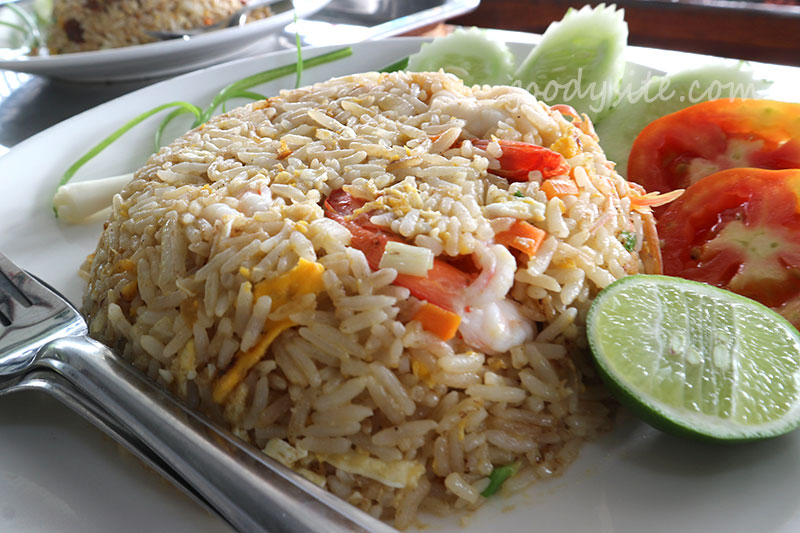 ร้าน หอมฉุย by โกอาร์ท