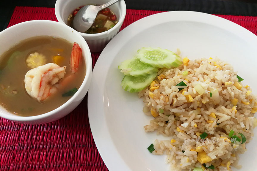 ร้านอาหาร เพลิน เพลิน Ploen Ploen Restaurant
