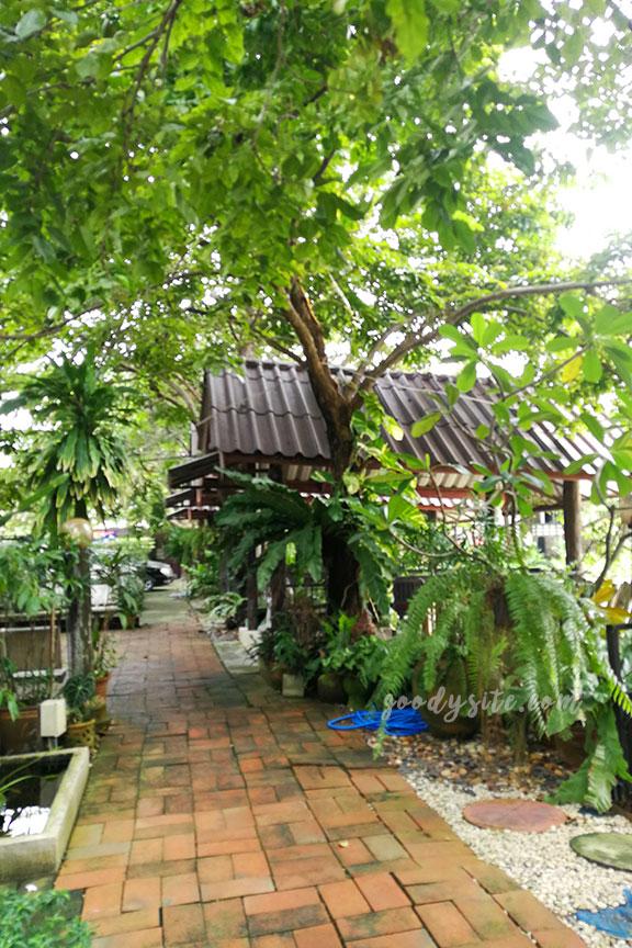 ร้านอาหาร เพลิน เพลิน Ploen Ploen Restaurant