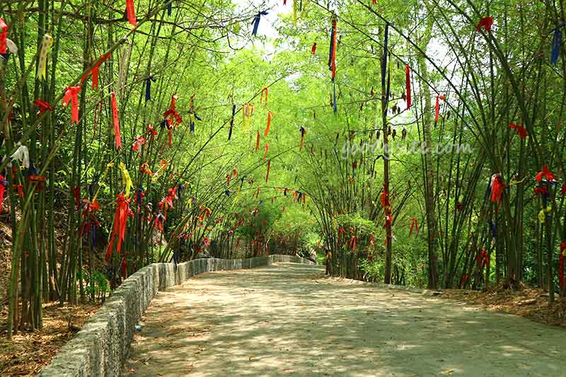 วัดเขาตะแบก จังหวัดชลบุรี วิวสวย มีสกายวอล์ก