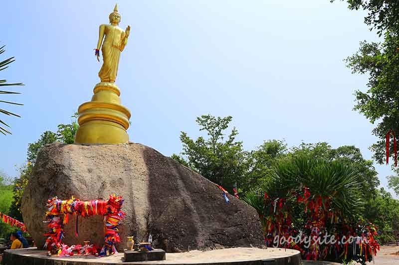 วัดเขาตะแบก จังหวัดชลบุรี วิวสวย มีสกายวอล์ก