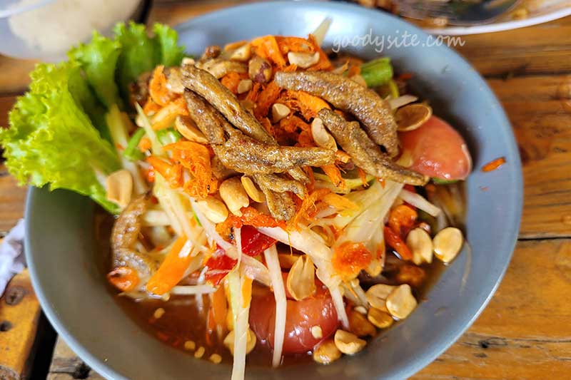 เตี๋ยวริมบ่อ ร่มเกล้า