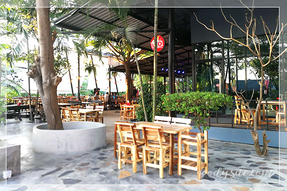 ร้านอาหาร แซ่บมหานคร ถนนเคหะร่มเกล้า
