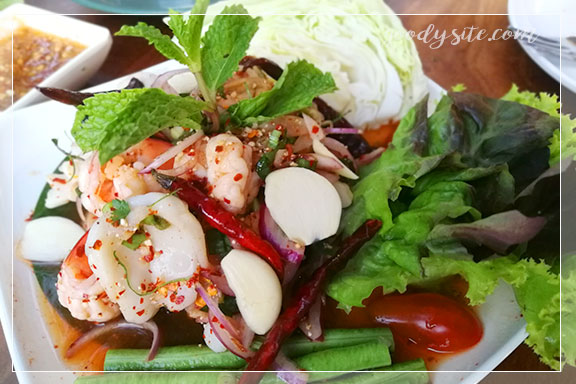 ร้านอาหาร แซ่บมหานคร ถนนเคหะร่มเกล้า