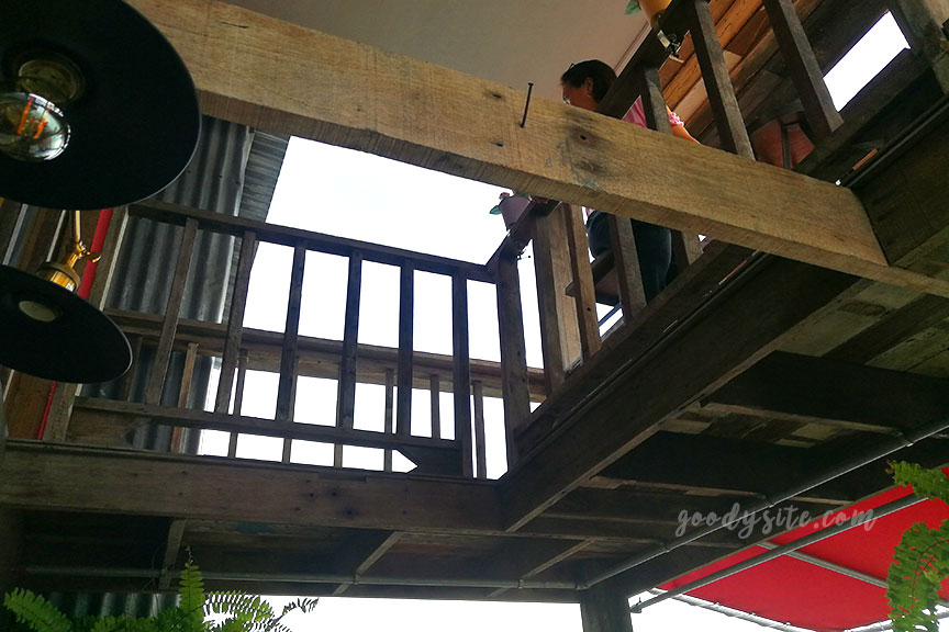 แปดริ้ว 4 Red Cat Cafe ร้านกาแฟสุดชิลที่ตลาดบ้านใหม่ 100 ปี