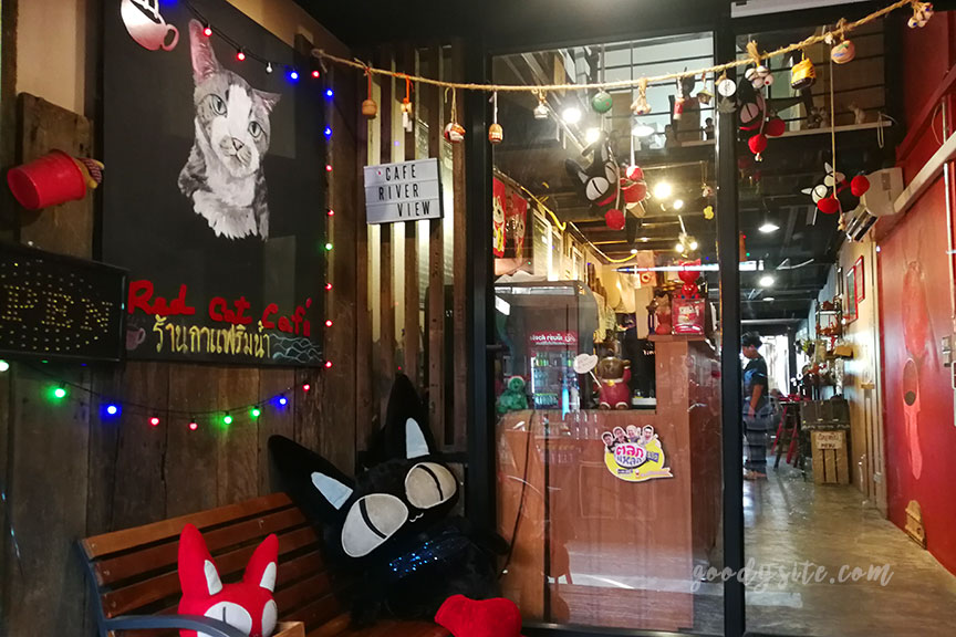 แปดริ้ว 4 Red Cat Cafe ร้านกาแฟสุดชิลที่ตลาดบ้านใหม่ 100 ปี