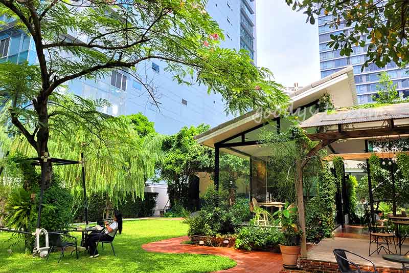 66 Cottage ร้านกาแฟท่ามกลางตึกสูง