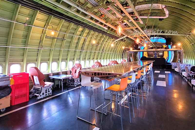 747 คาเฟ่ ลาดกระบัง