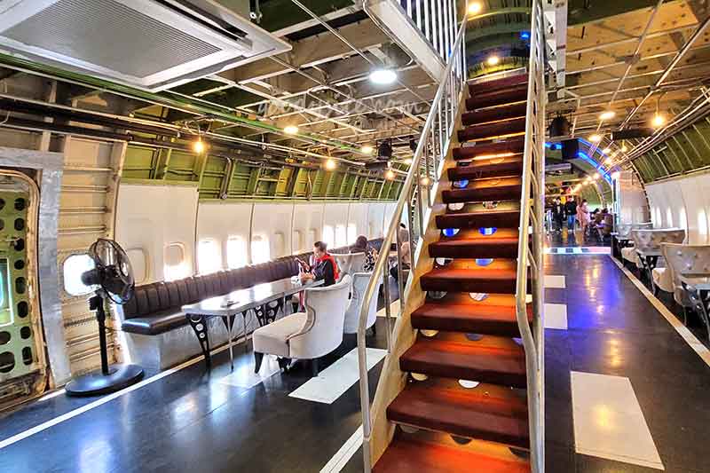 747 คาเฟ่ ลาดกระบัง