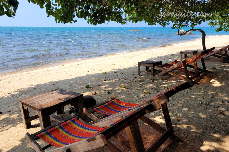 ร้านลึกลับริมหาด ฝั่งนาเกลือ ฟินก่อนกลับบ้าน