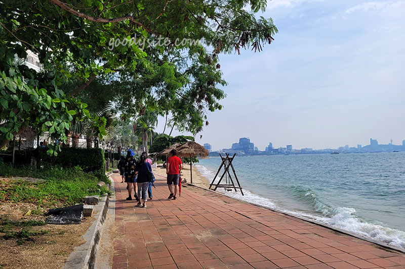 ร้านลึกลับริมหาด ฝั่งนาเกลือ ฟินก่อนกลับบ้าน
