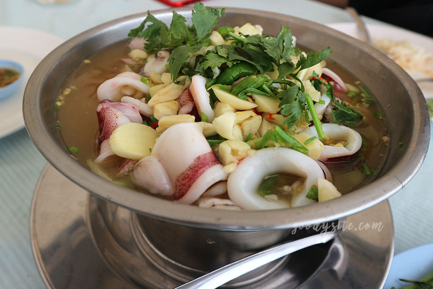 หัวหิน 3 ร้านอาหารแสงไทยซีฟู๊ด