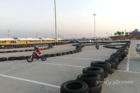 สวนน้ำพันท้ายนรสิงห์ 4 Gufba Kids Racing Park
