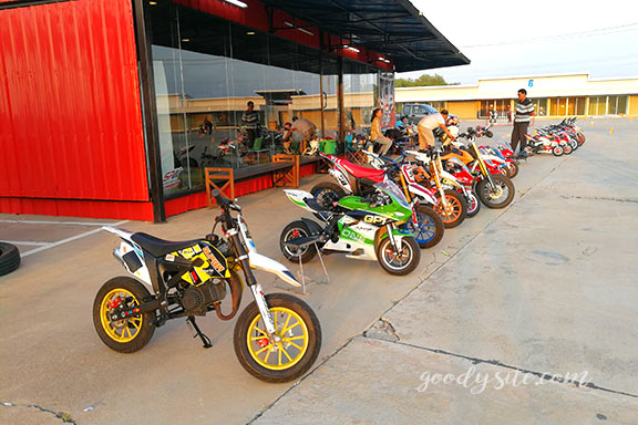 สวนน้ำพันท้ายนรสิงห์ 4 Gufba Kids Racing Park