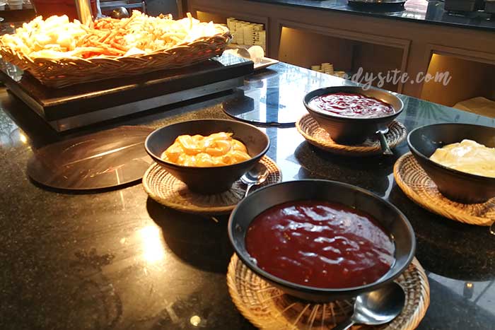 Hotel Vista 2: The Food