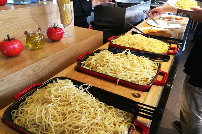 Hotel Vista 2: The Food