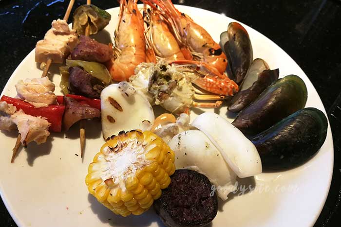 Hotel Vista 2: The Food