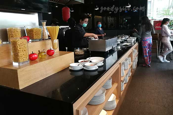 Hotel Vista 2: The Food