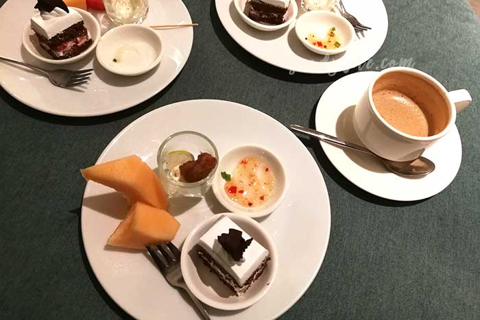 Hotel Vista 2: The Food