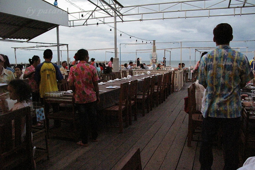 หัวหิน 3 ร้านอาหารแสงไทยซีฟู้ด