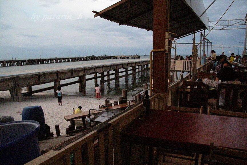 หัวหิน 3 ร้านอาหารแสงไทยซีฟู้ด