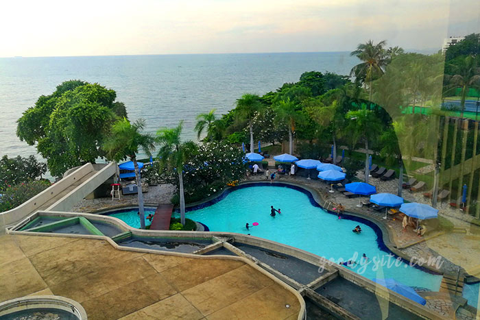ทำบุญคุณยาย 4 ที่พัก 3 Dusit-Day time