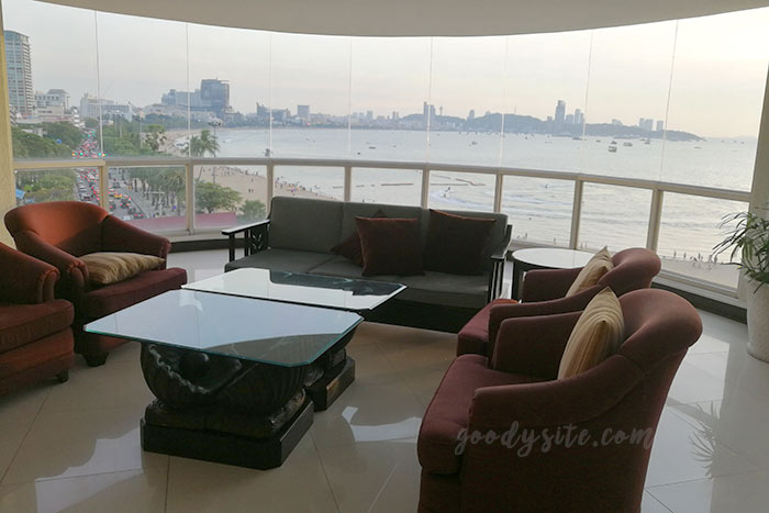 ทำบุญคุณยาย 4 ที่พัก 3 Dusit-Day time