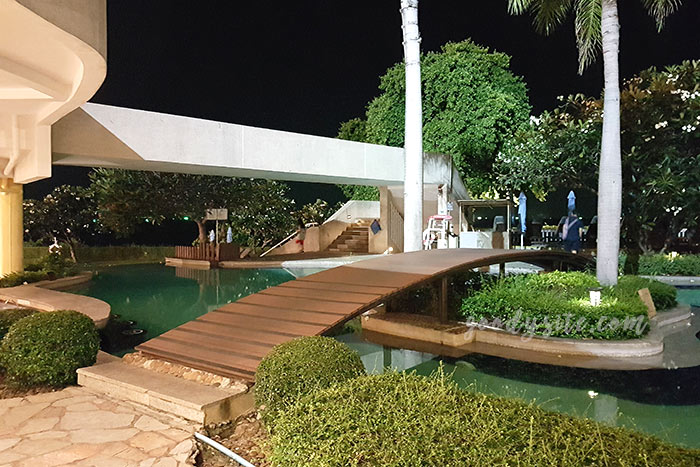 ทำบุญคุณยาย 5 ที่พัก 4 Dusit-Night Time